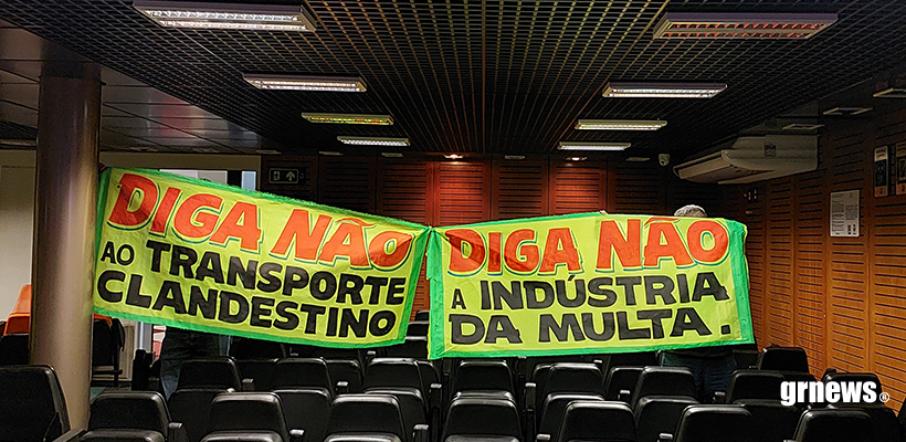 Motoristas de aplicativo ocupam Câmara, denunciam “indústria da multa” e transporte clandestino, além de cobrar fiscalização em Pará de Minas