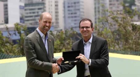Herdeiro britânico, Príncipe William recebe chave da cidade e inicia agenda ambiental no Rio de Janeiro