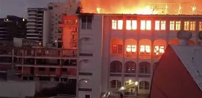 Chamas atingem prédio centenário de colégio tradicional em Santa Maria