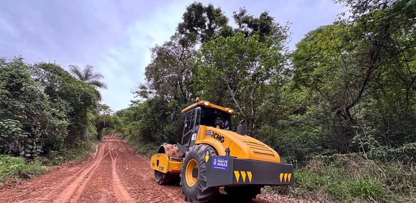Infraestrutura em Pará de Minas: Secretaria de Obras realiza manutenção nas estradas rurais e ações preventivas contra enchentes na área urbana