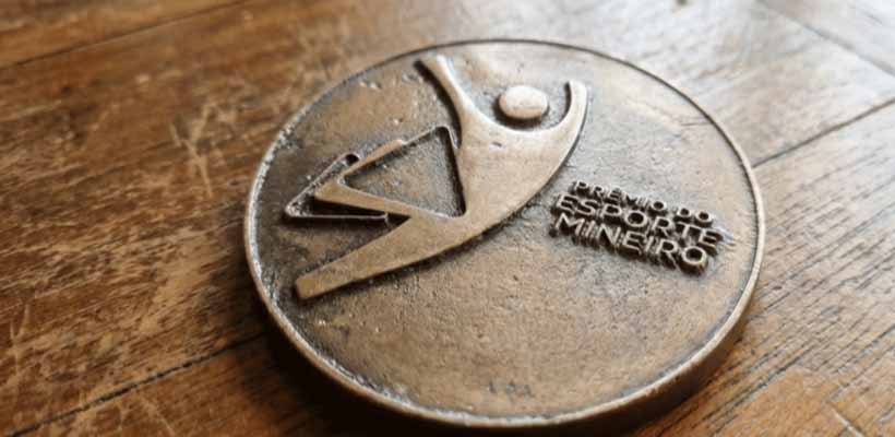 Pará de Minas é premiada pela excelência na realização da etapa estadual do JEMG 2025. Reconhecimento estadual valoriza o esporte no município