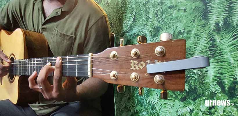 GRNEWS TV: Pedro Augusto emociona ao revisitar clássicos da música brasileira