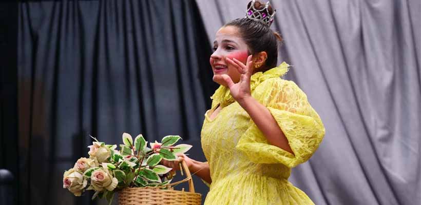 Peça teatral gratuita “O Reino dos Mal-Humorados” traz sátira política e alegria ao Parque do Bariri