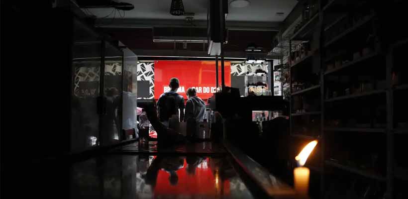 Tempestade severa deixa rastro de transtornos e milhares de casas sem luz em São Paulo