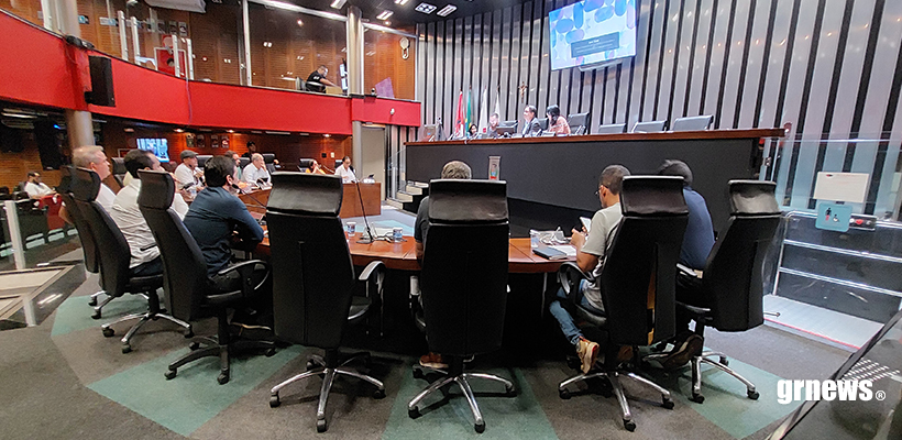 Projetos retirados de pauta e Câmara Municipal adia decisões em Pará de Minas. Vereadores querem ampliar discussão sobre impacto das propostas