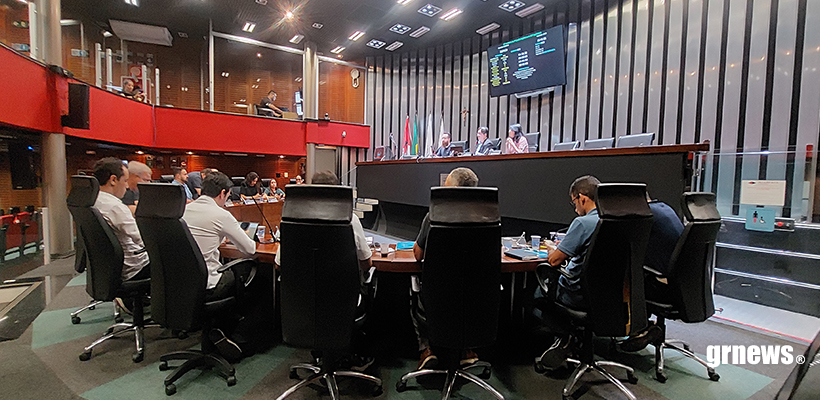 Câmara Municipal aprova projeto, debate expansão urbana e anuncia audiência pública para discutir proposta de venda do extinto Clube ARPPA