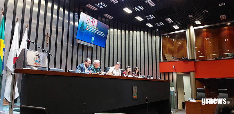 Prefeitura presta contas e destaca investimentos acima do mínimo em saúde e educação. Audiência pública reforça transparência das finanças
