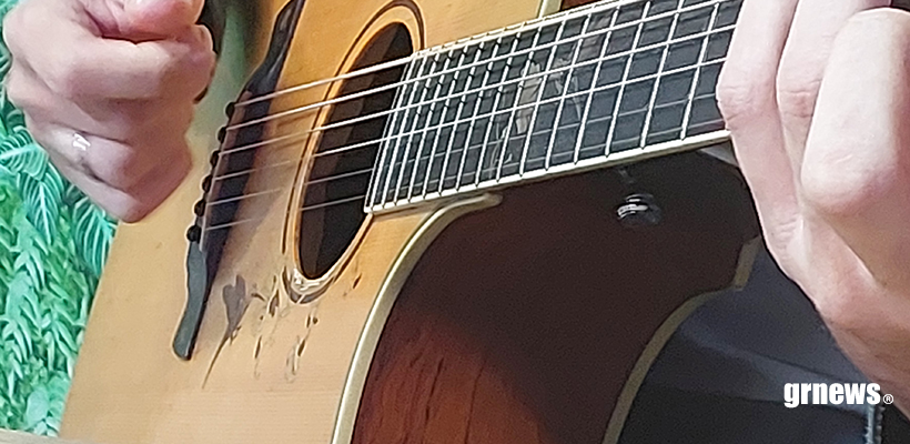GRNEWS TV: Rádio, café e rock marcaram infância de cantor mineiro