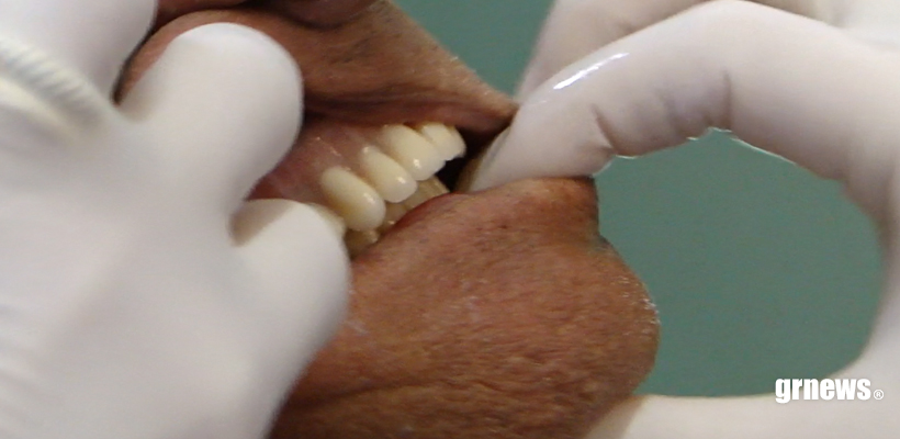 Próteses do SUS renovam sorrisos em Pará de Minas